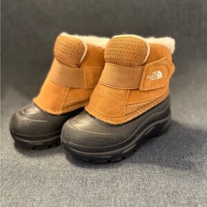 The North Face Toddler Winter Boots – Size 6 – Tan/Black – Excellent Condition
